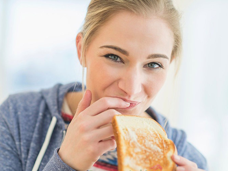 ban-co-tin-an-banh-mi-co-the-giup-ban-giam-can-khong