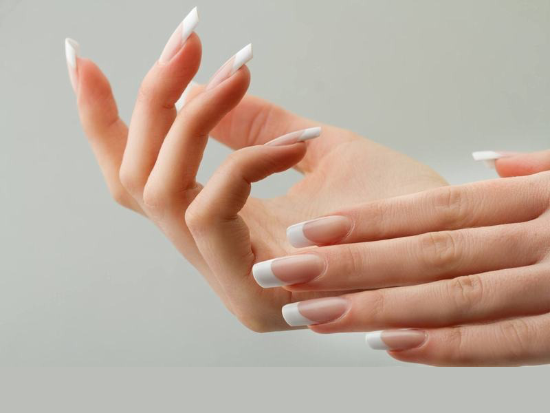 cham-soc-mong-tay-nhu-the-nao-trong-moi-chuyen-du-lich