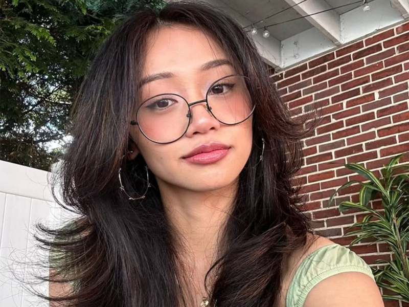 trang-diem-cho-cac-co-nang-kinh-can-them-xinh