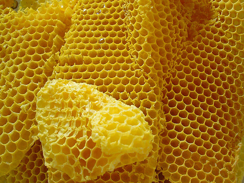 tu-che-kem-duong-da-vao-ban-dem